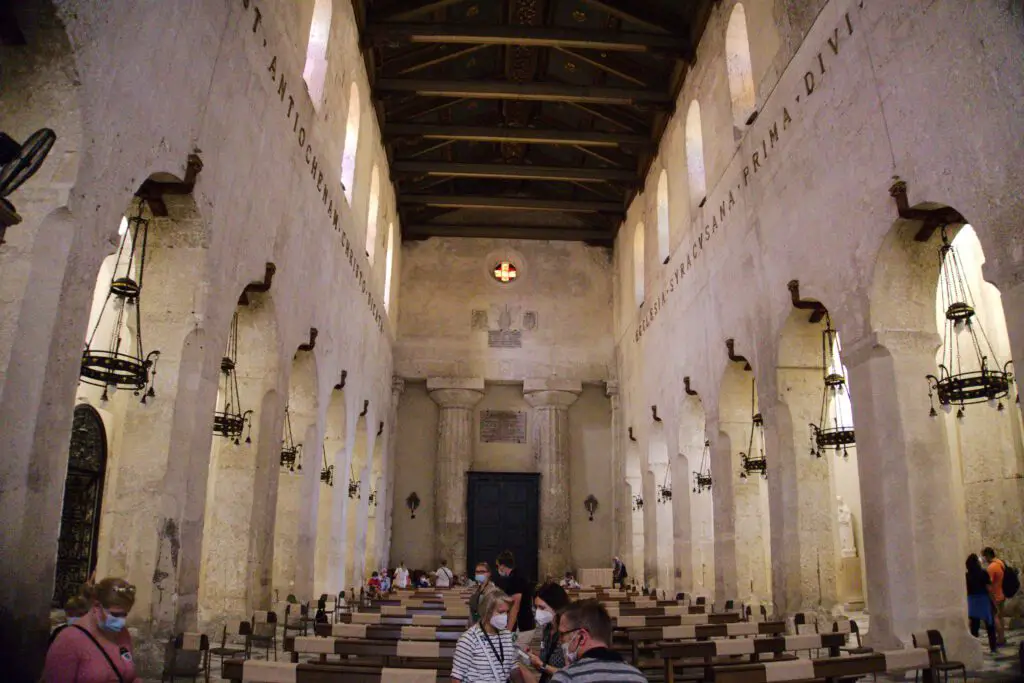 Innenraum der Kathedrale von Syrakus