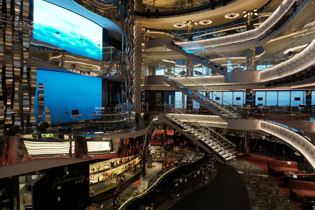 Das Atrium auf dem Kreuzfahrtschiff MSC Seaside