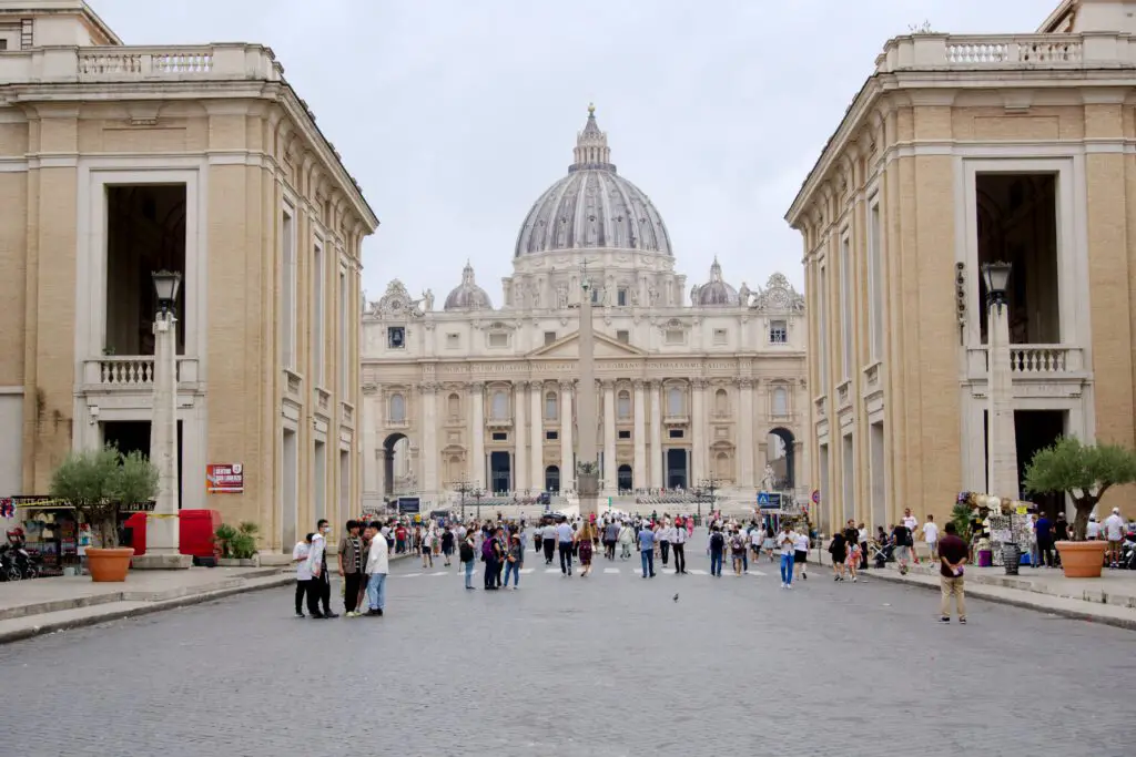 Vatikan und Petersdom in Rom