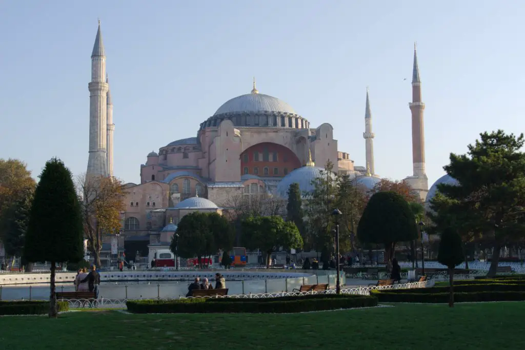 Die Moschee Hagia Sophia in Istanbul von Außen