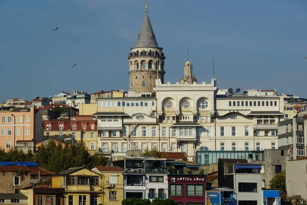 Blick auf den Galataturm in Istanbul