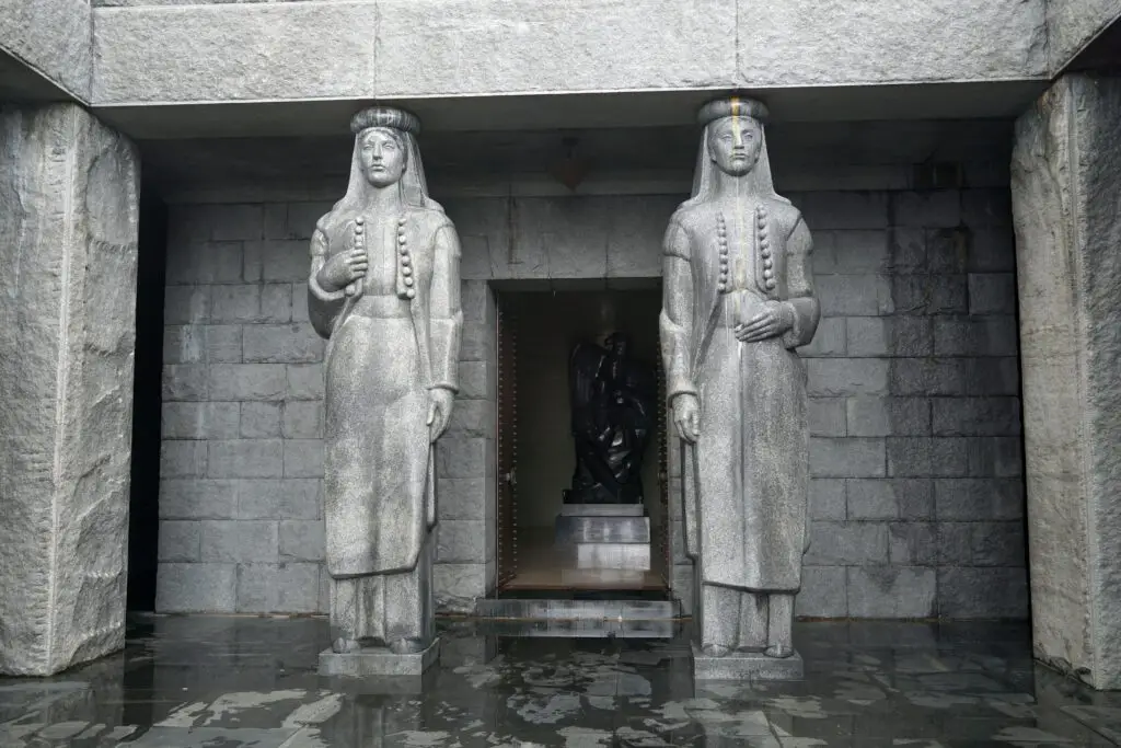 Eingang zum Mausoleum von Petar II Petrovic-Njegos
