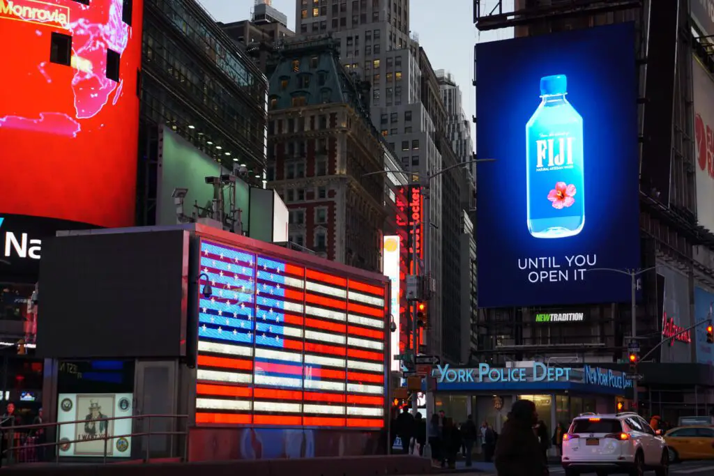 Leuchtreklame am Times Square in New York City