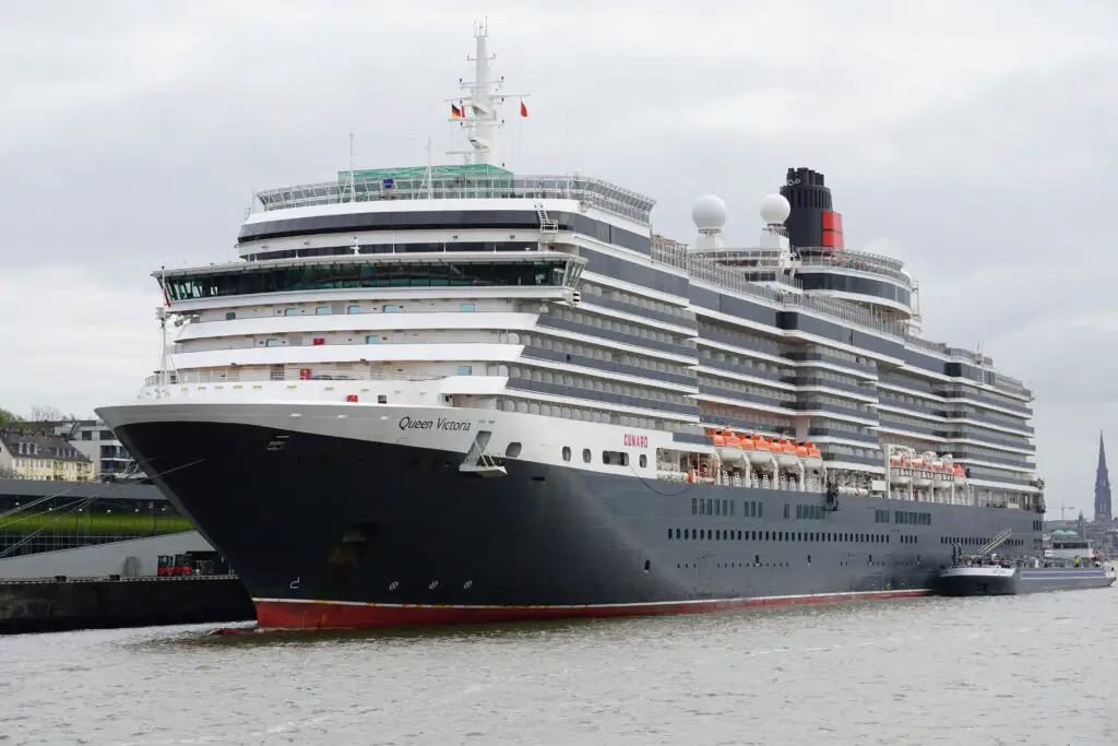 Das Kreuzfahrtschiff Queen Victoria der Reederei Cunard