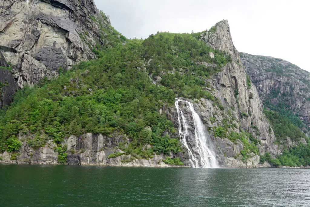 Wasserfall Hengjanefossen im Lysefjord