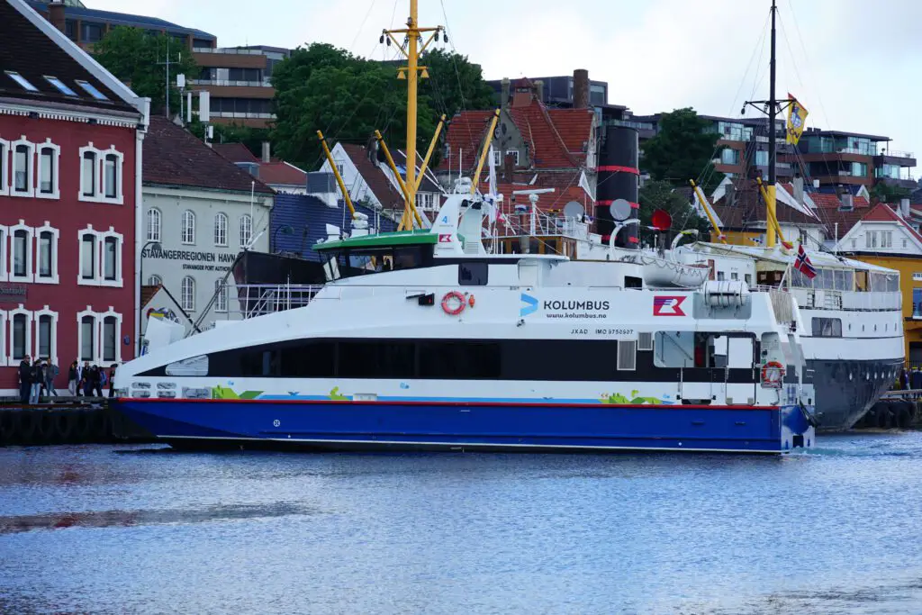 Schiff zur Fahrt zum Lysefjord in Stavanger Norwegen