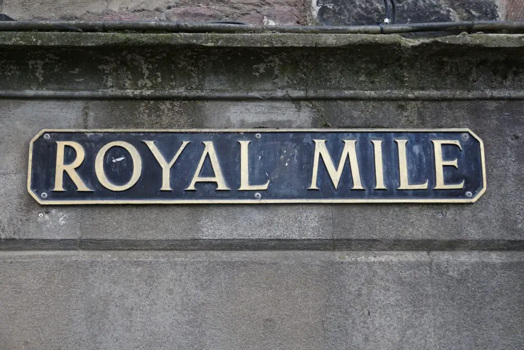 Schild Royal Mile Edinburgh Schottland