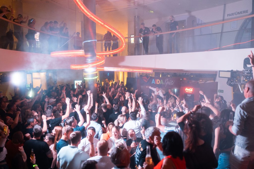 AIDA Festival Cruise Plaza (c) Jonas Diener