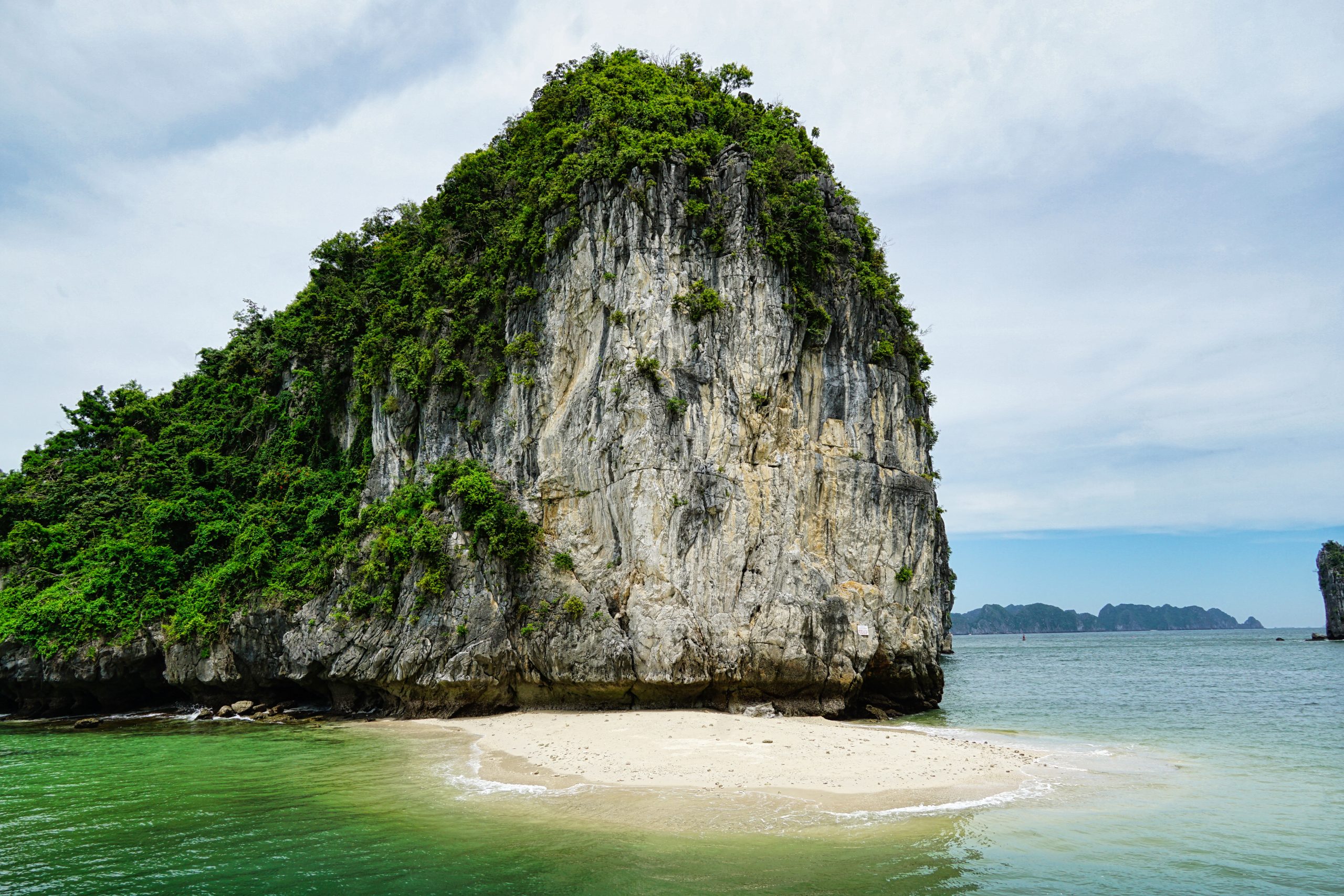 Versteckter Strand in der Lan Ha Bucht